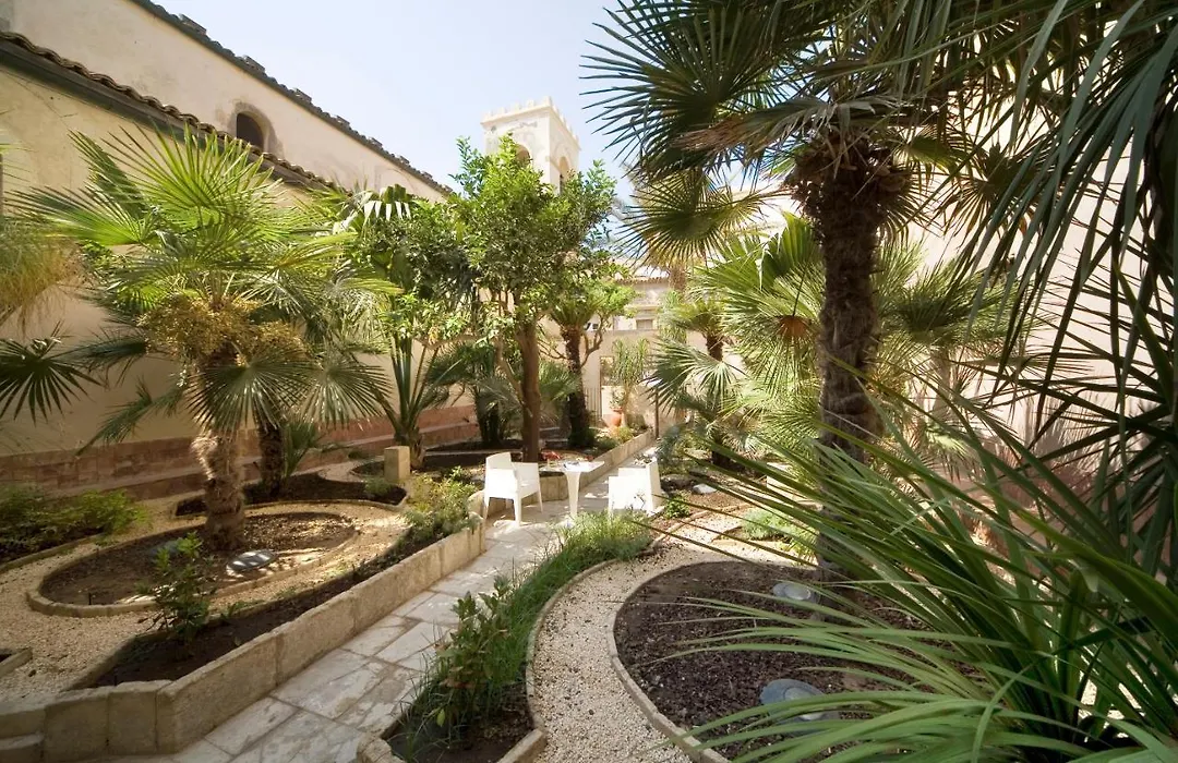 Royal Maniace Hotel-1
